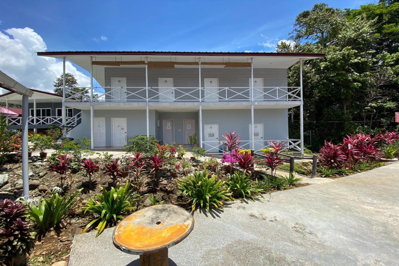 Hotel SPOT ON 90279 Kinomulok Garden Ranau Exterior foto